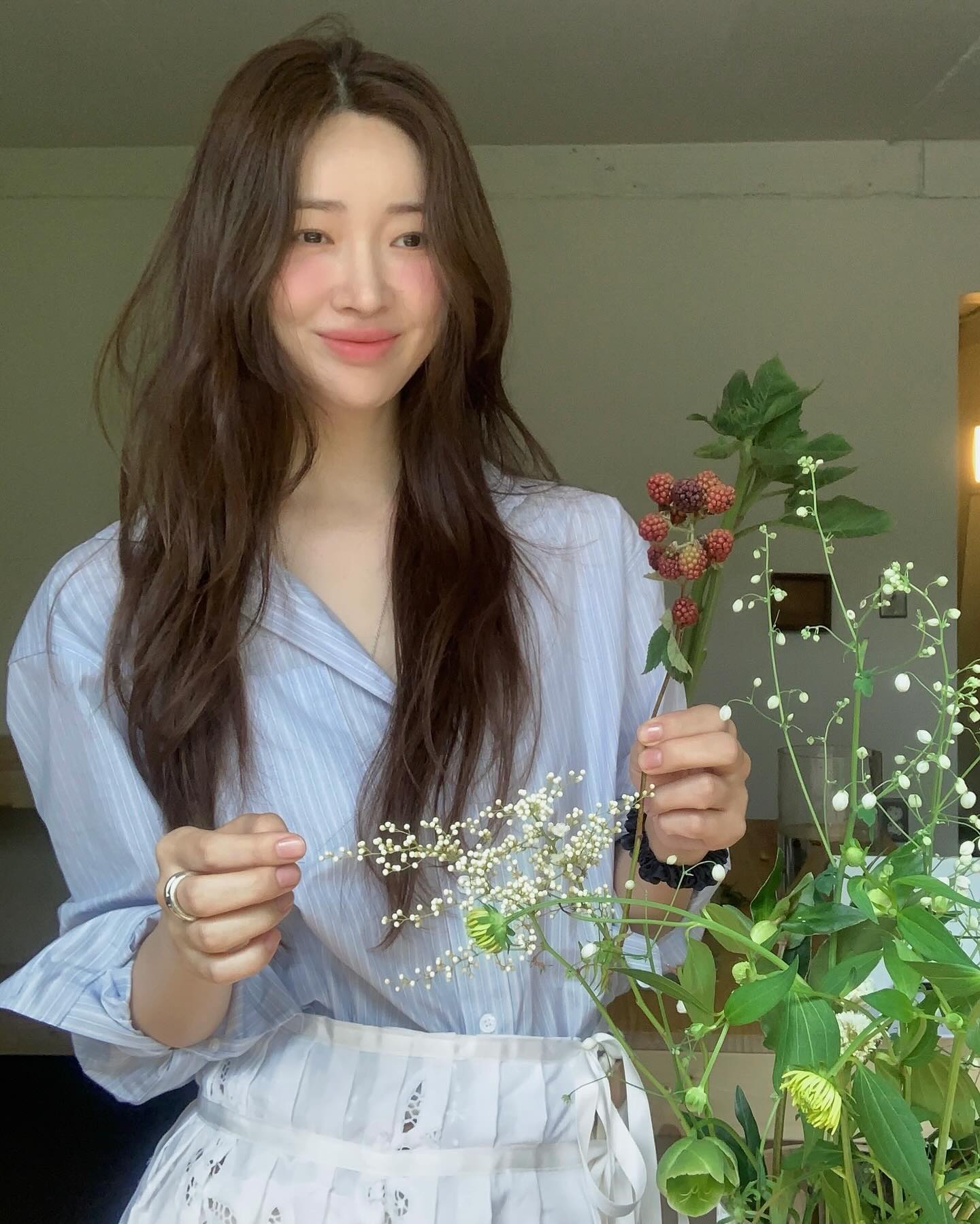 포인트로 딱✔️스트라이프 셔츠👔 이미지