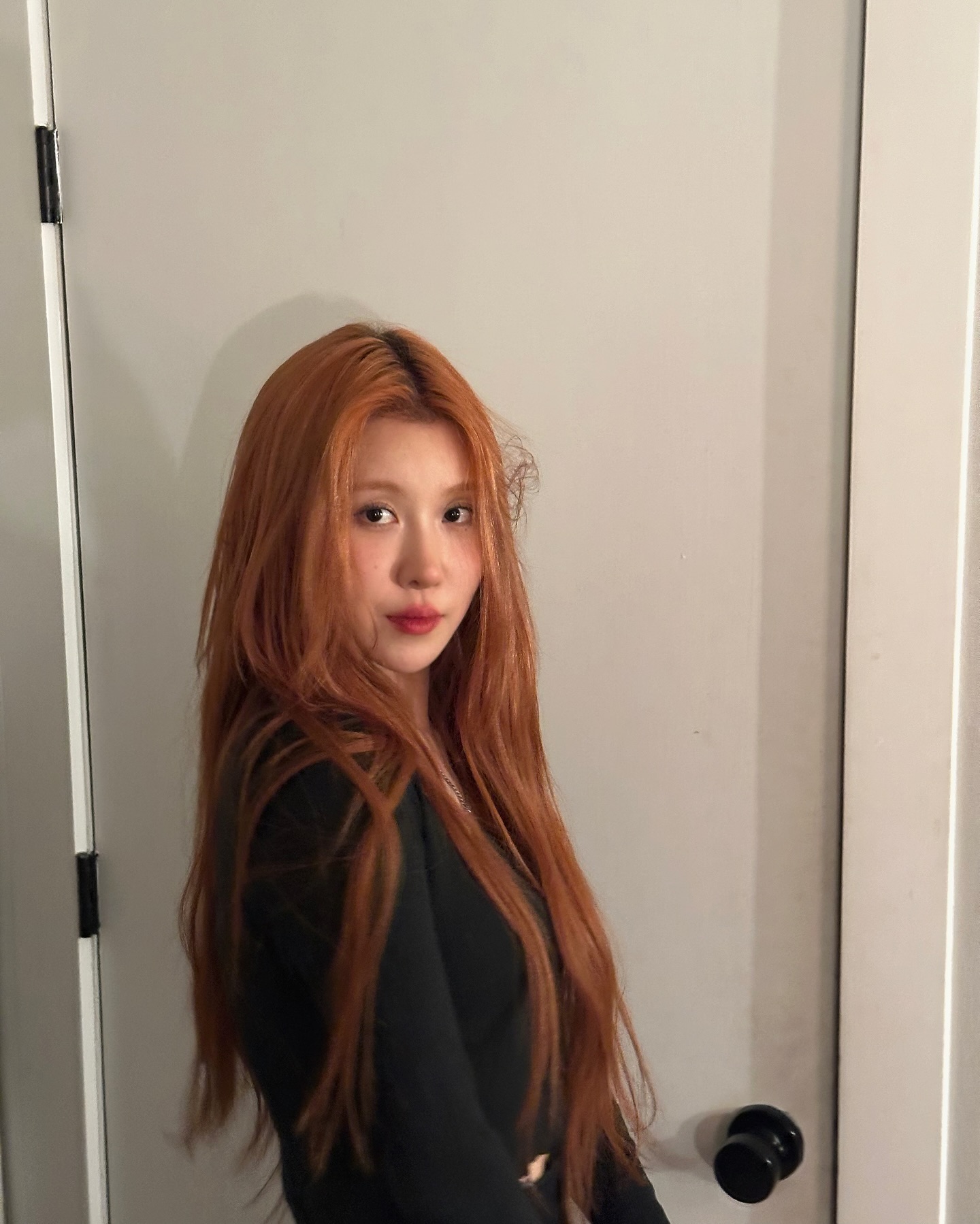 이렇게 염색해주세요👩‍🦰🧡
몽환적인 분위기🍁 백예린의 진저헤어 이미지4
