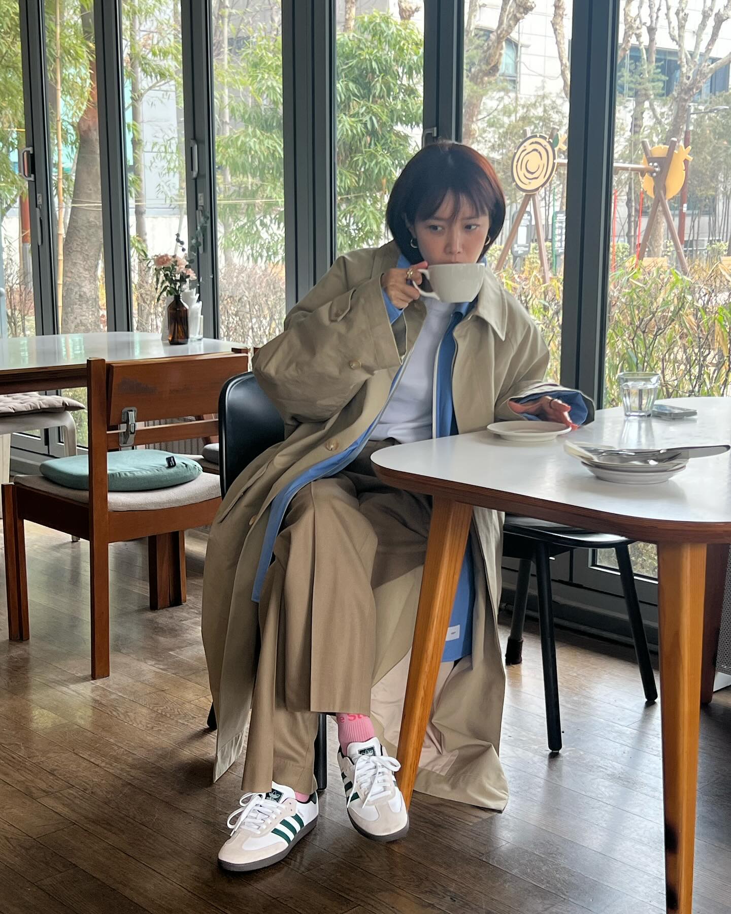 올 가을에도 레이어드룩으로 유니크하게💖
겹칠수록 힙한 셀럽들의 레이어드룩 살펴보기✨ 이미지