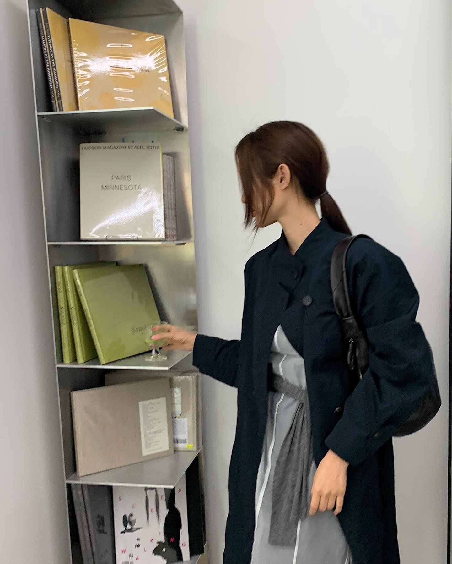 올 가을에도 레이어드룩으로 유니크하게💖
겹칠수록 힙한 셀럽들의 레이어드룩 살펴보기✨ 이미지