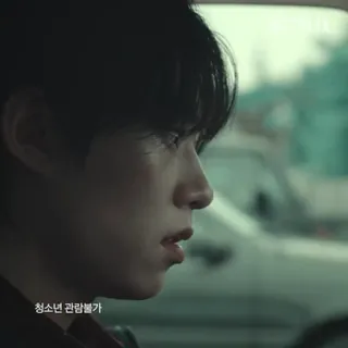 드디어 다시 열린 지옥문🔥김성철로 부활
넷플릭스 시리즈 ‘지옥’이 10월 25일 시즌2로 돌아옵니다. 공개된 런칭 예고편에는 시즌1에서 지옥행을 시연 받았던 새진리회 1대 의장 '정진수'(김성철)가 부활하는 모습이 담겨 이목을 집중시키는데요. 지옥행 고지와 시연이 만연해진 더욱 혼란스러운 세상에서 갑작스레 나타난 부활자의 등장으로 새로운 전개를 예고하는 ‘지옥 시즌2’는 한층 더 깊은 세계관과 다채로운 캐릭터들로 다시 한번 전 세계 시청자들을 사로잡을 예정입니다. 이미지