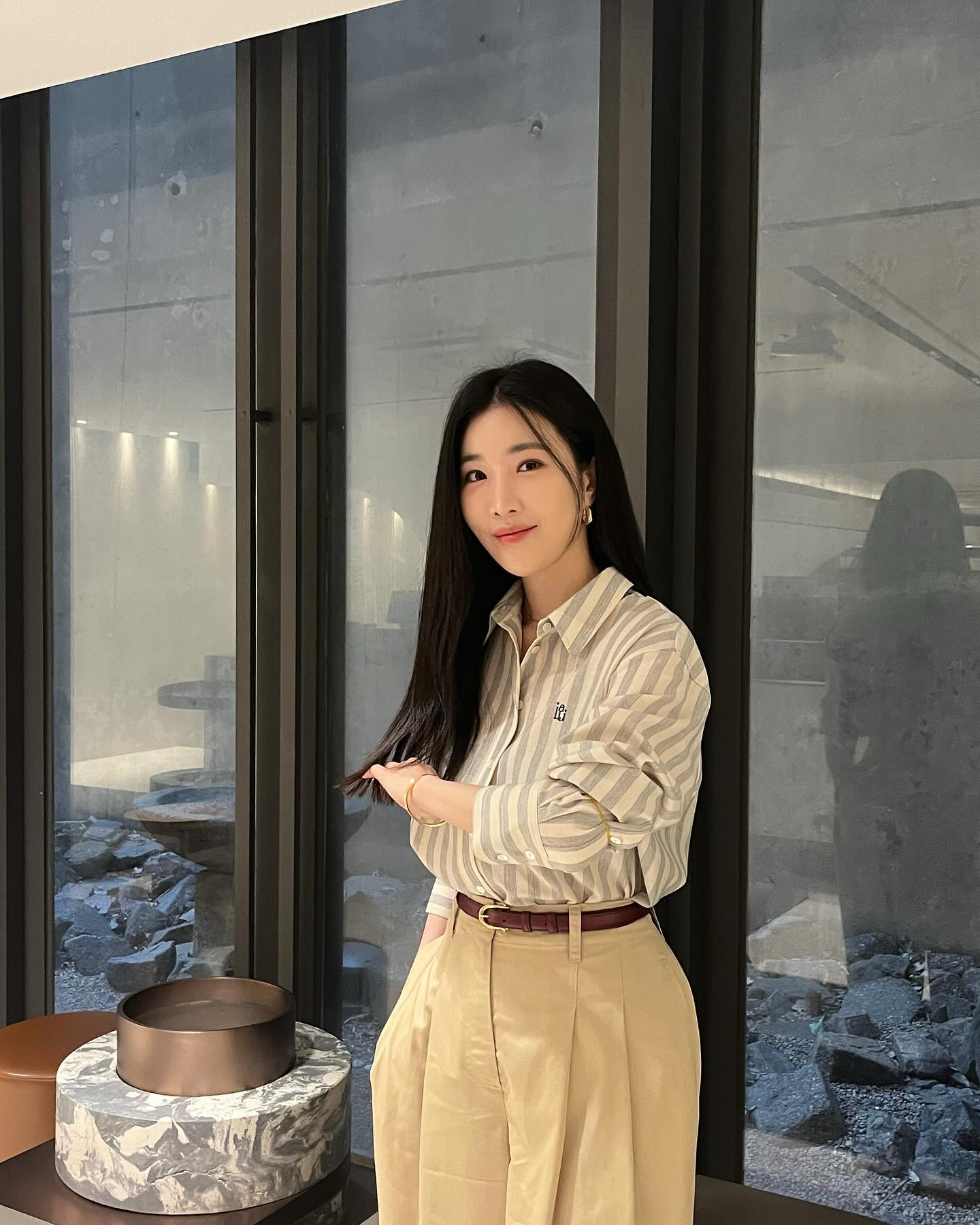 셔츠+슬랙스로 출근룩 해결👔 이미지1