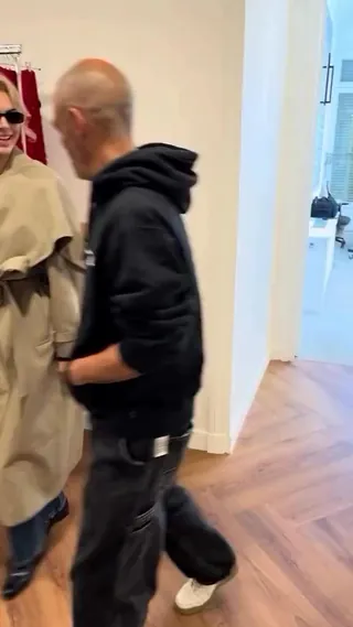 켄달 제너🧥🕵🏻요즘 트렌치룩
갑자기 추워진 날씨🌪️🍃데님 + 빅백으로 이렇게 @코디해요 이미지