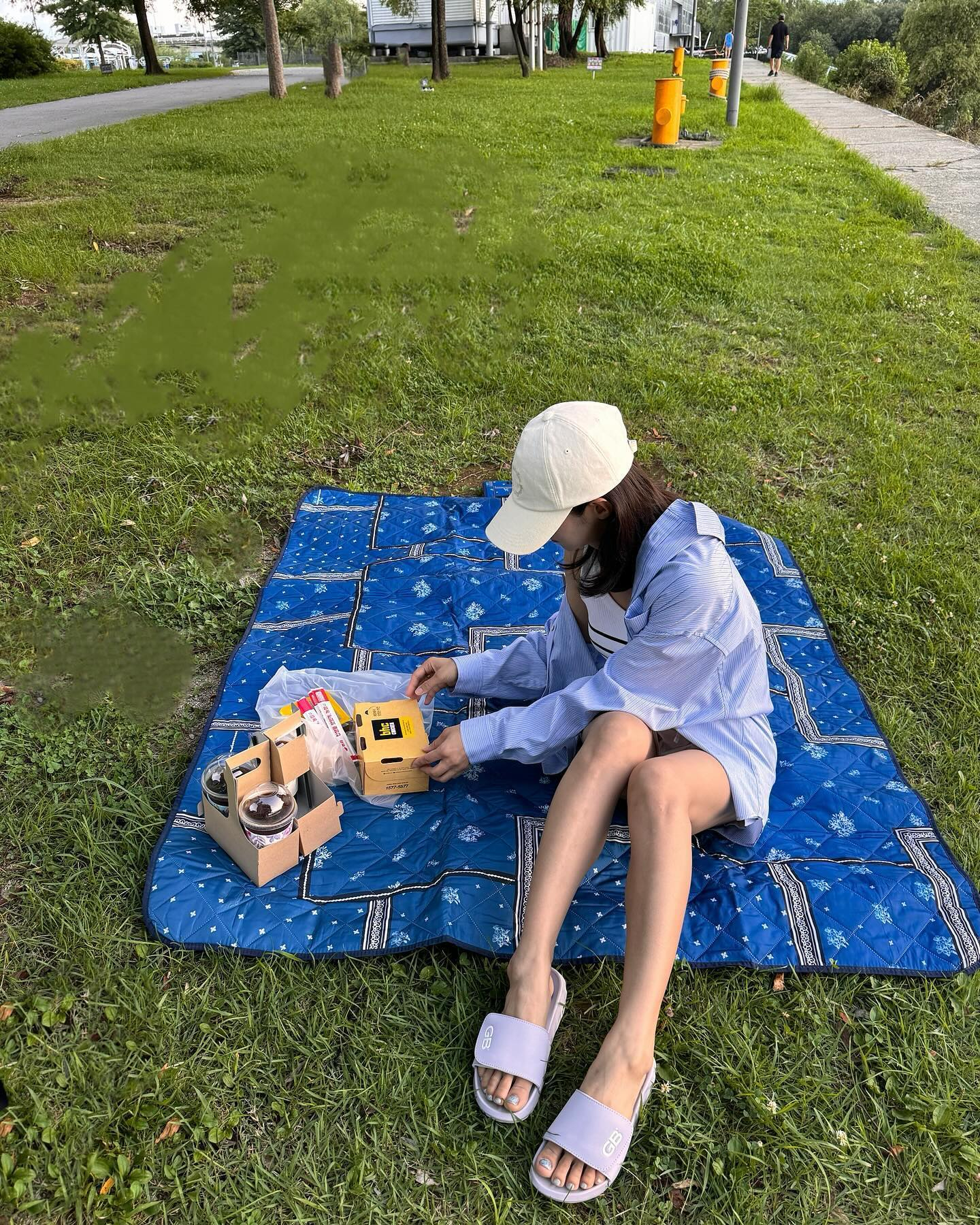 소풍가기 딱 좋은 선선한 날씨☀️🧺
이번 주말엔 피크닉 가자👒 이미지6