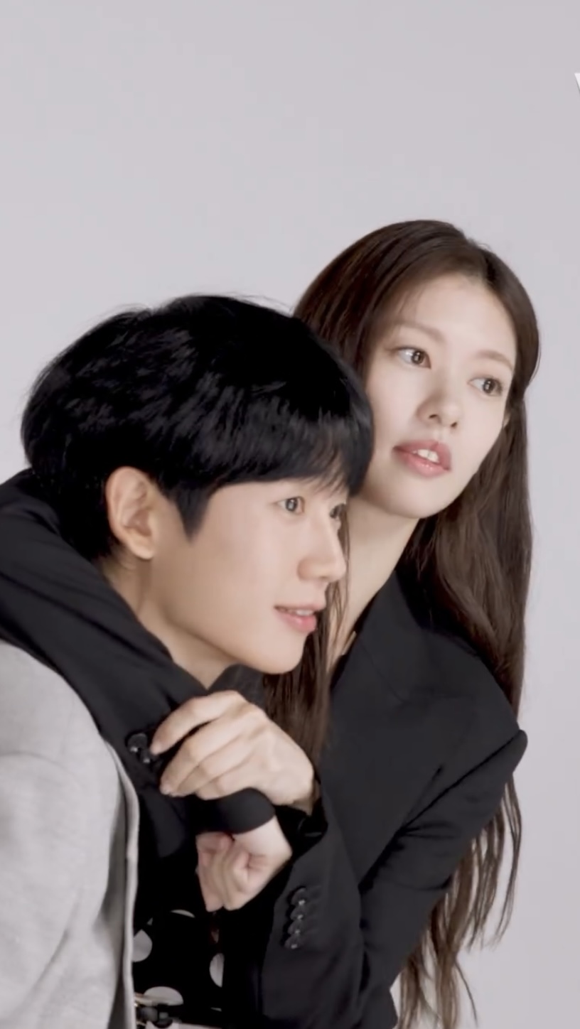 승효 석류처럼 달달 네컷찍기👩🏻‍❤️‍👨🏻✌🏻이게 친구면 난 친구없다..🥲 이미지