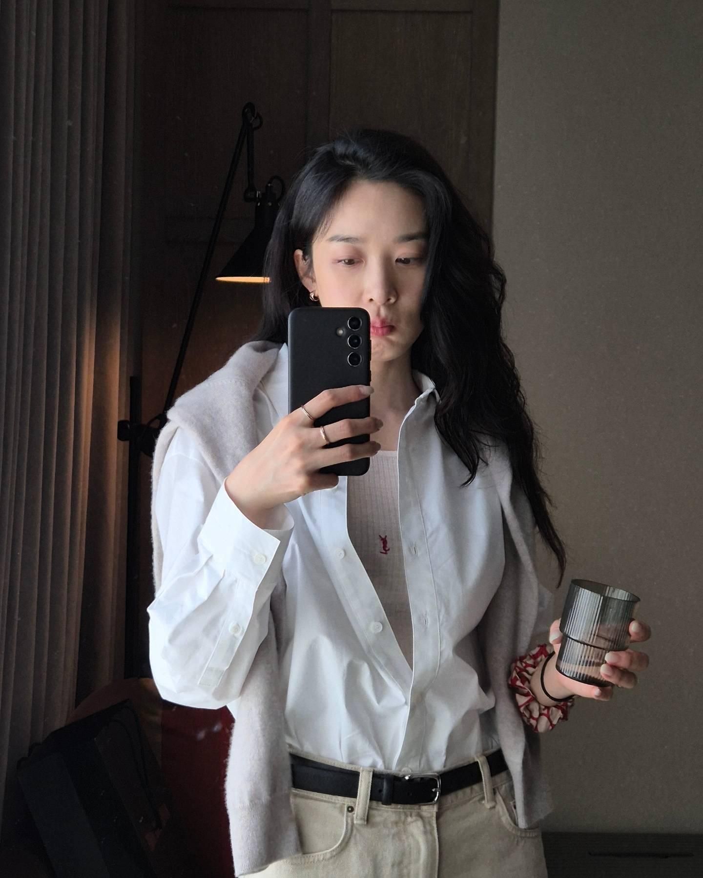 가을에는 어깨에 쓱 걸치는게 멋😎 이미지