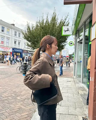 스웨이드 자켓은 브라운으로🤎 이미지