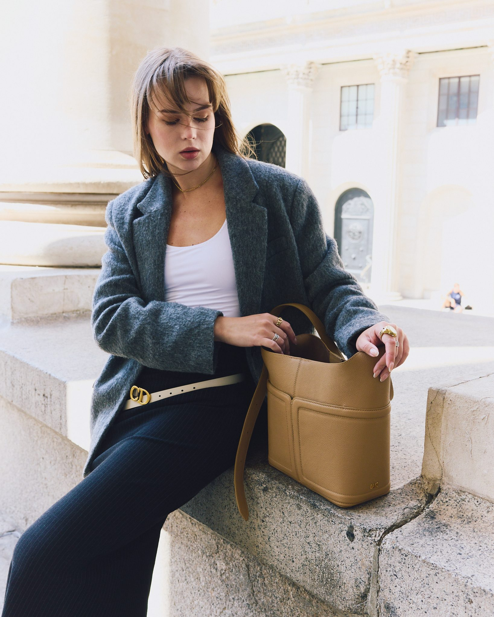 완벽한 드뮤어룩을 위한 가방👜
런던의 클래식하고 여유로움을 담은 버크백포켓 스타일링🇬🇧 #광고 이미지10