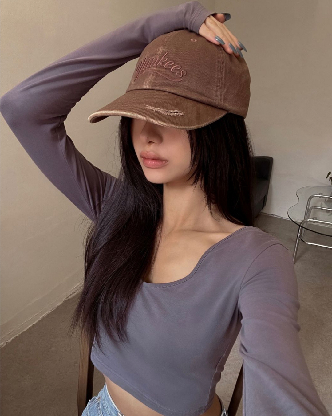 가을 분위기룩엔🍂빈티지 볼캡🧢
MLB와 함께한 감성 볼캡 스타일링⚾️🤎@꾸안꾸해 #광고 이미지