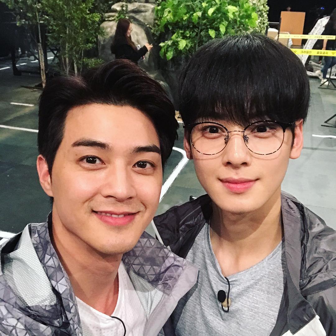 드디어 크라임씬이 돌아온다🍿🔥

‘크라임씬’이 넷플릭스와 손잡고 새 시즌으로 돌아옵니다. ‘크라임씬’은 지난 2014년 첫 방송을 시작한 추리 예능으로, 출연진들의 위트 있는 연기력, 추리를 절로 하게 만드는 세팅, 흥미 넘치는 스토리라인 등으로 시청자들의 과몰입을 유발하며 시즌3까지 막힘없이 제작되었었는데요. '크라임씬' 전 시즌을 이끌어온 연출자이자 스튜디오슬램 대표인 윤현준 PD는 "재미를 국내는 물론 전 세계 팬들에게 알리기 위한 결정을 내렸다. '크라임씬'의 앞으로의 여정에 많은 기대와 관심 부탁드린다"라고 전했습니다. 이미지4