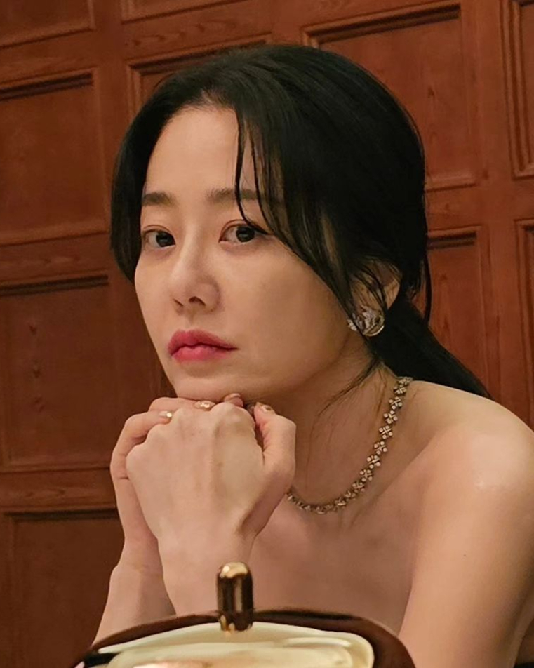 미모의 축복이 끝이 없는 현정언니🖤 이미지