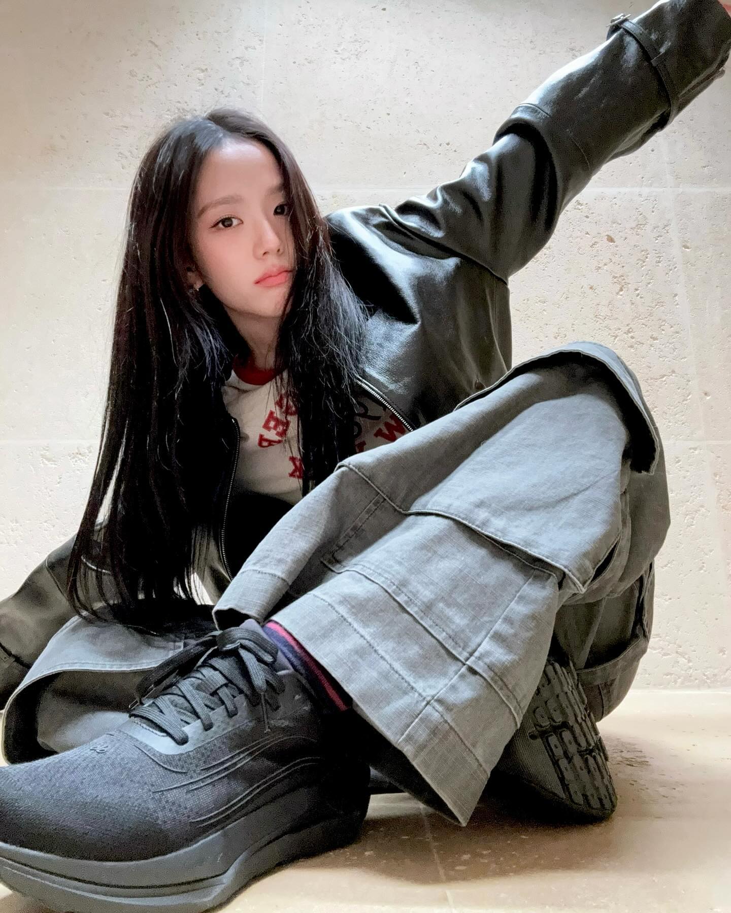 청순힙 무드 필수템🖤레더자켓 이미지