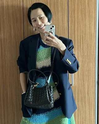 이태리 장인이 한땀 한땀🪡 보테가 베네타 백💚
어떤 룩에도 자연스럽게 어울리는 인디아모 파라슈트 스몰 백으로 스타일에 우아함을 더해보세요👜✨ 이미지