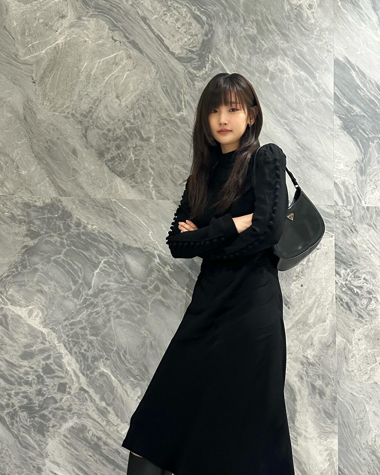 박소담이 블랙스커트 입는법🖤 이미지1