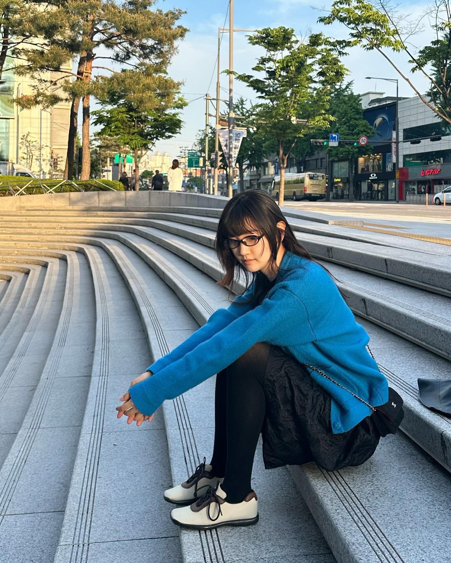 박소담이 블랙스커트 입는법🖤 이미지2