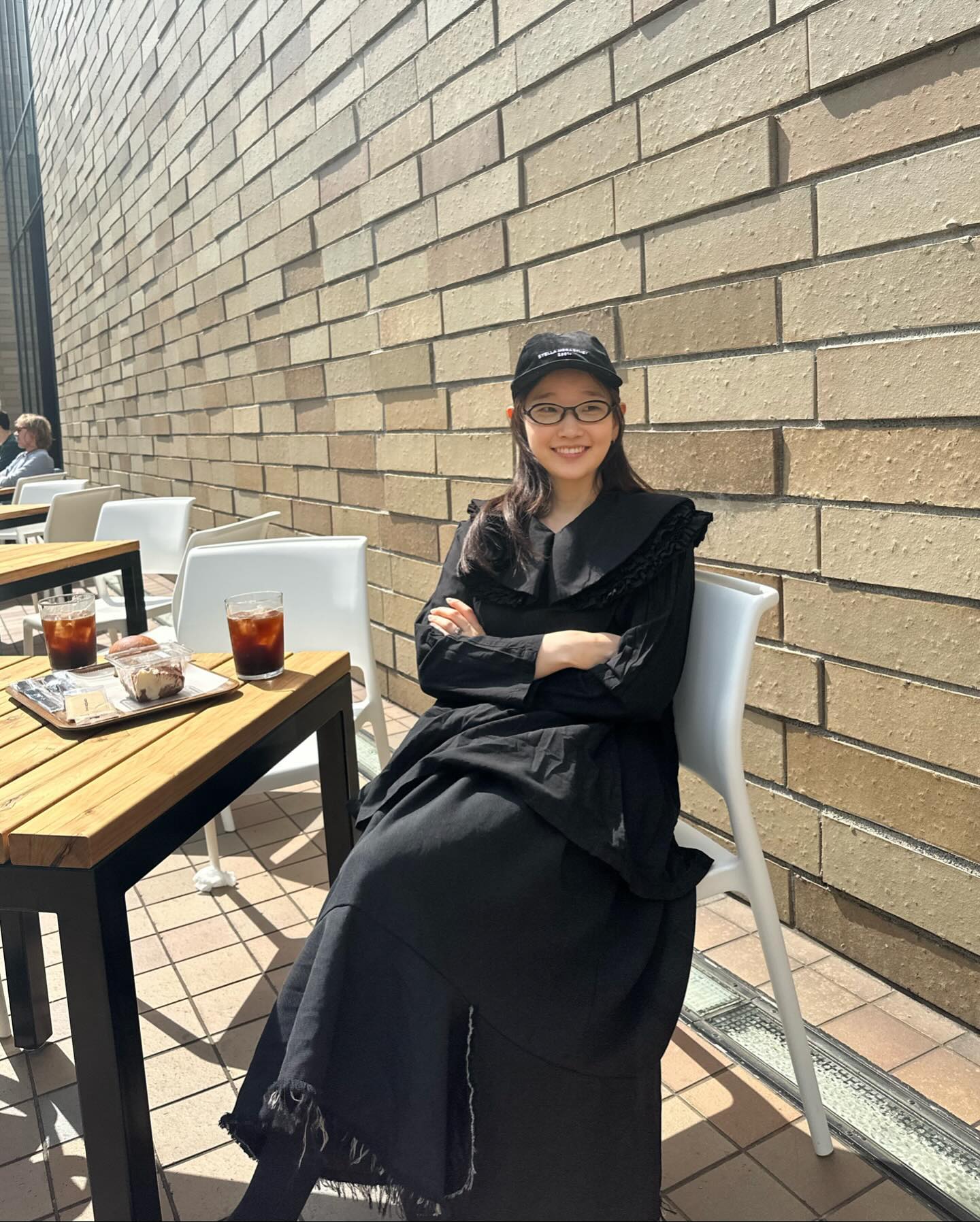 박소담이 블랙스커트 입는법🖤 이미지5
