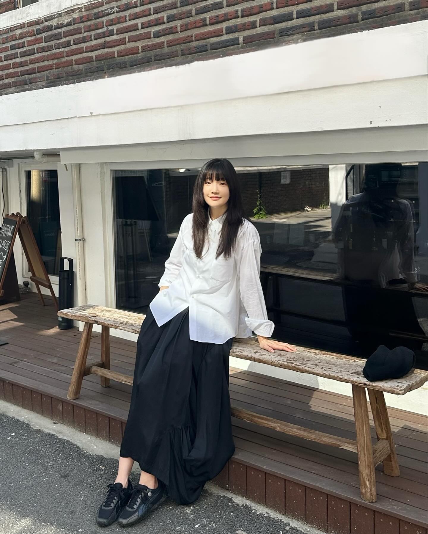 박소담이 블랙스커트 입는법🖤 이미지3