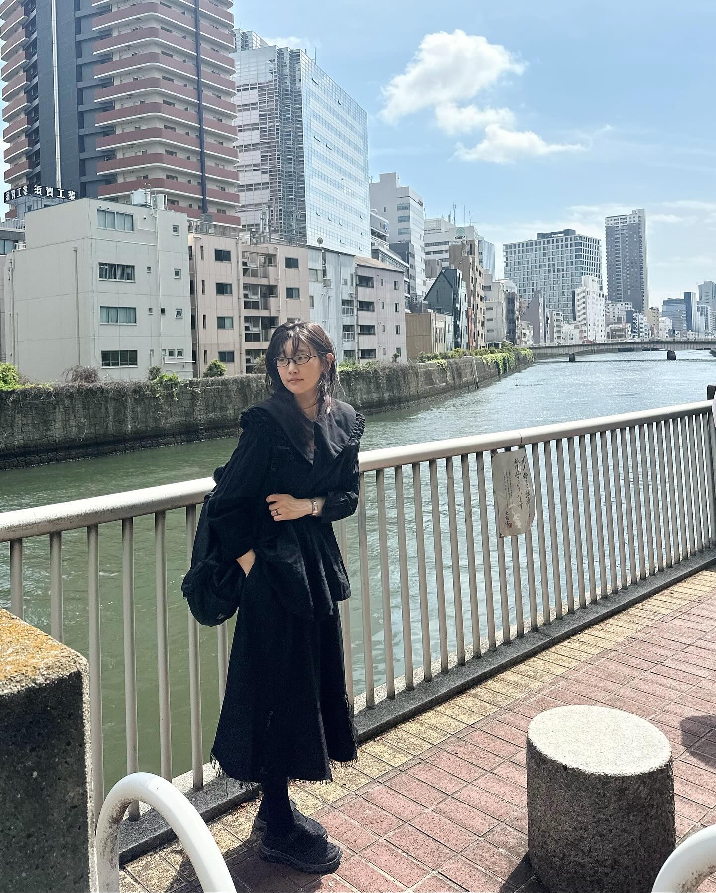 박소담이 블랙스커트 입는법🖤 이미지9