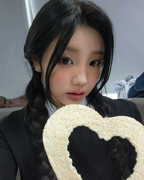요즘 여돌 음방 전 필수 코스💛
하트 뻥튀기 속 또 다른 모양 만들어 내기@가능?🙋🏻‍♀️ 이미지