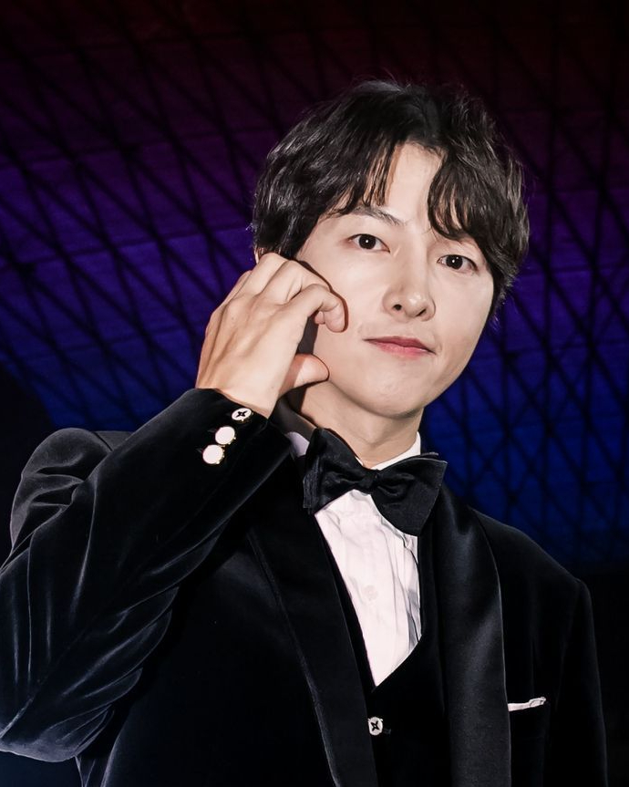 부산국제영화제를 빛낸 스타들✨
블랙 or 화이트 드레스 코드로 물든 BIFF 레드카펫 현장🖤🤍 이미지5