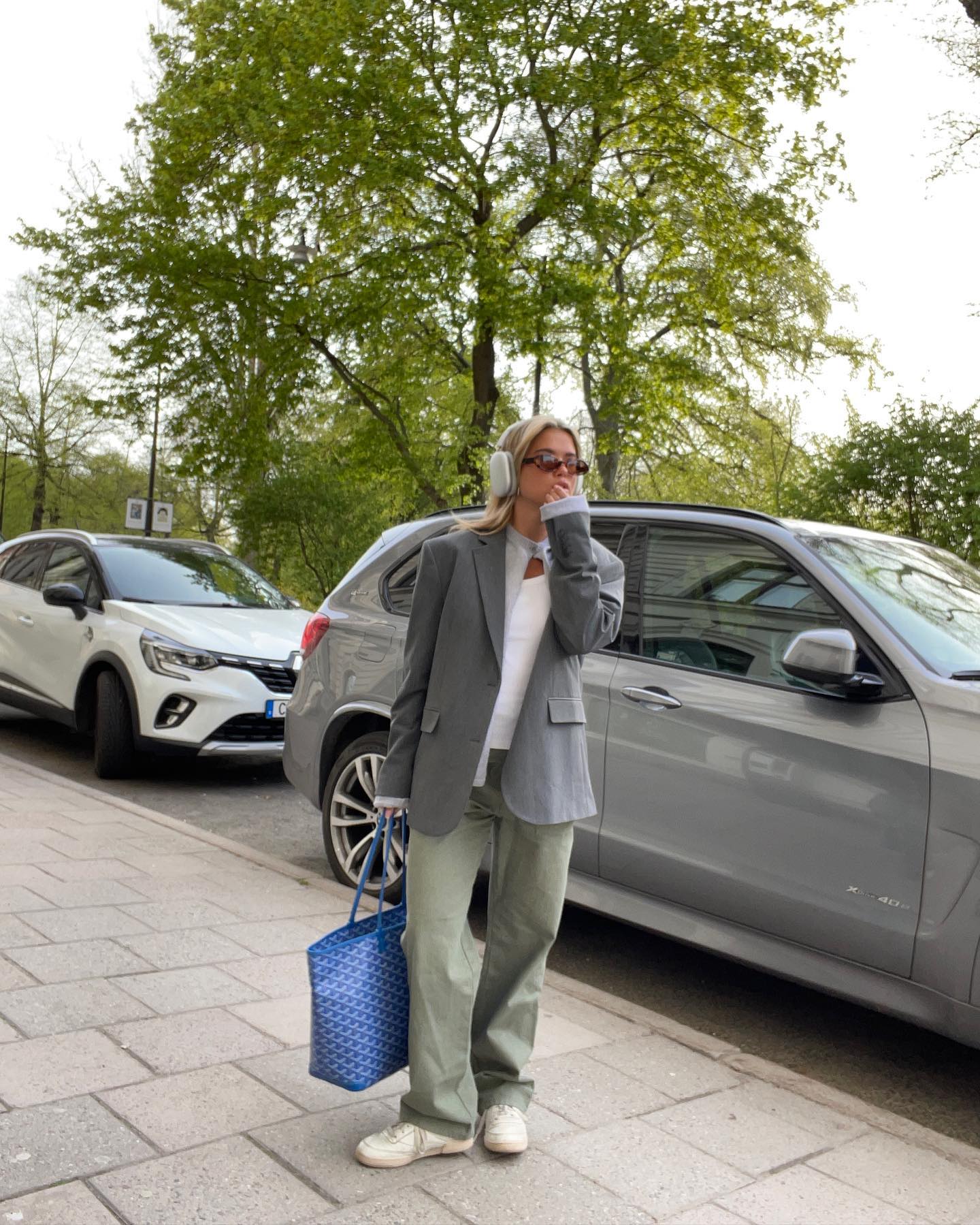 헤드폰도 패션🎧🎵
오늘따라 룩이 심심하다? 헤드폰으로 감성 한 스푼 추가요✨ 이미지6