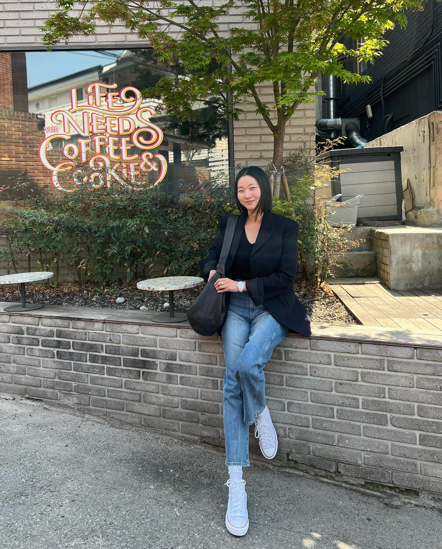 매년 입는 블랙자켓엔 데님🖤👖 이미지"