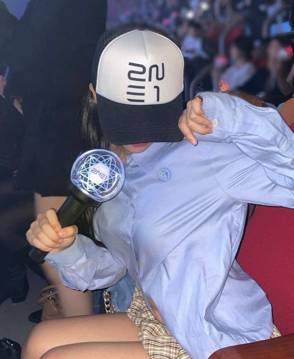 뜨거웠던 2NE1 콘서트 현장❤️🔥
많은 셀럽들도 즐긴 콘서트 모먼트 모아보기✨ 이미지8