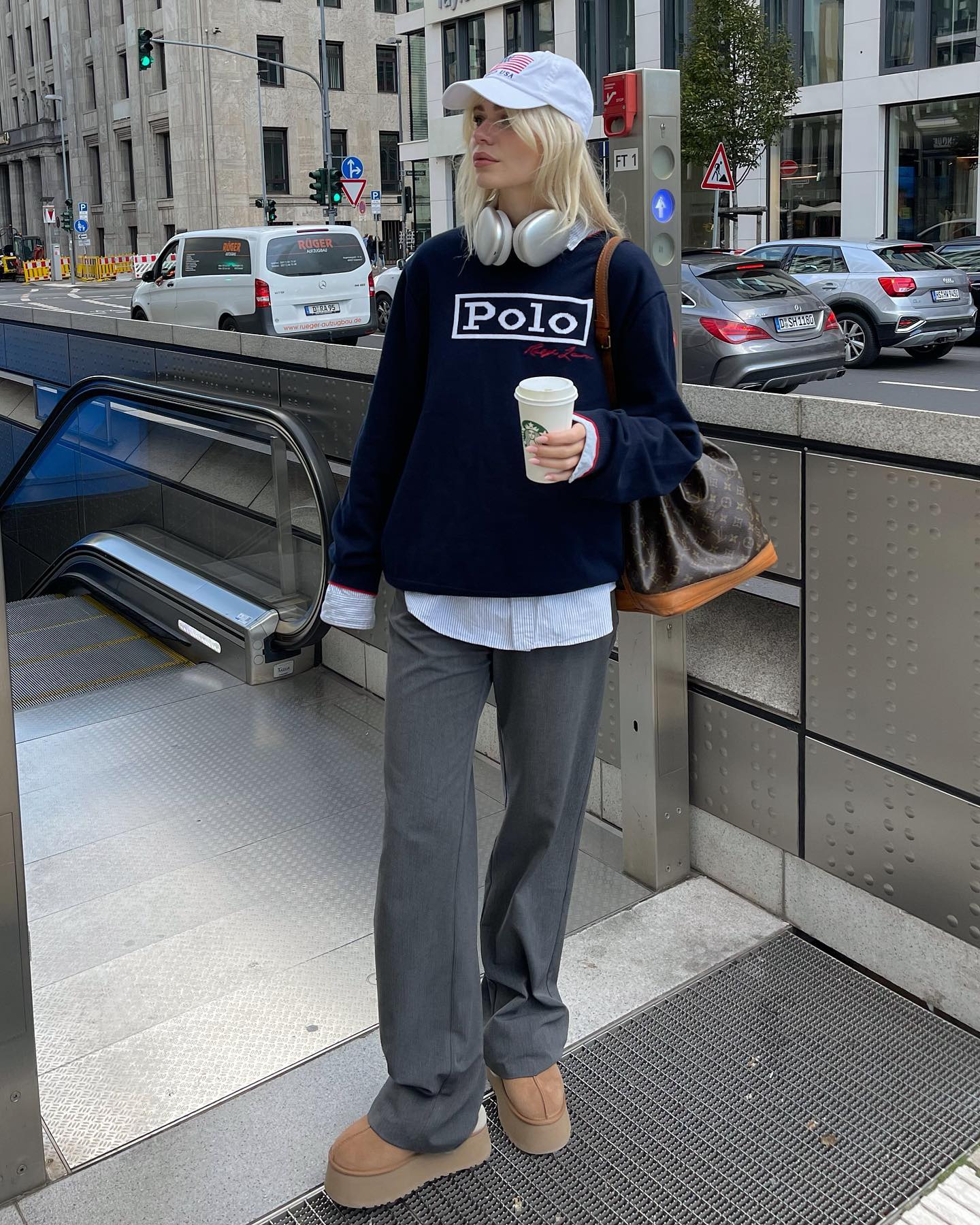 헤드폰도 패션🎧🎵
오늘따라 룩이 심심하다? 헤드폰으로 감성 한 스푼 추가요✨ 이미지2