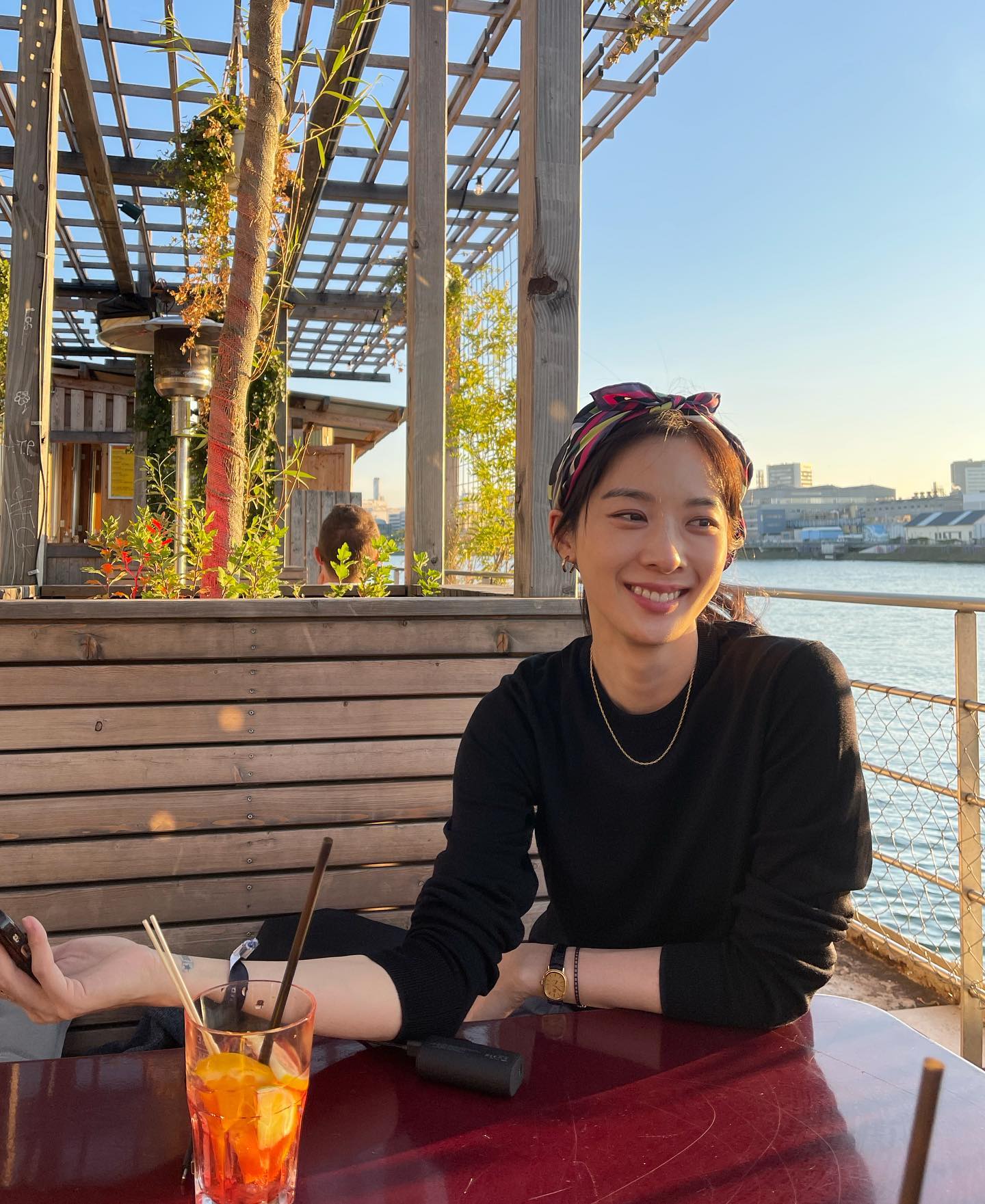 가을 스카프는 이청아처럼🍂🤎 이미지