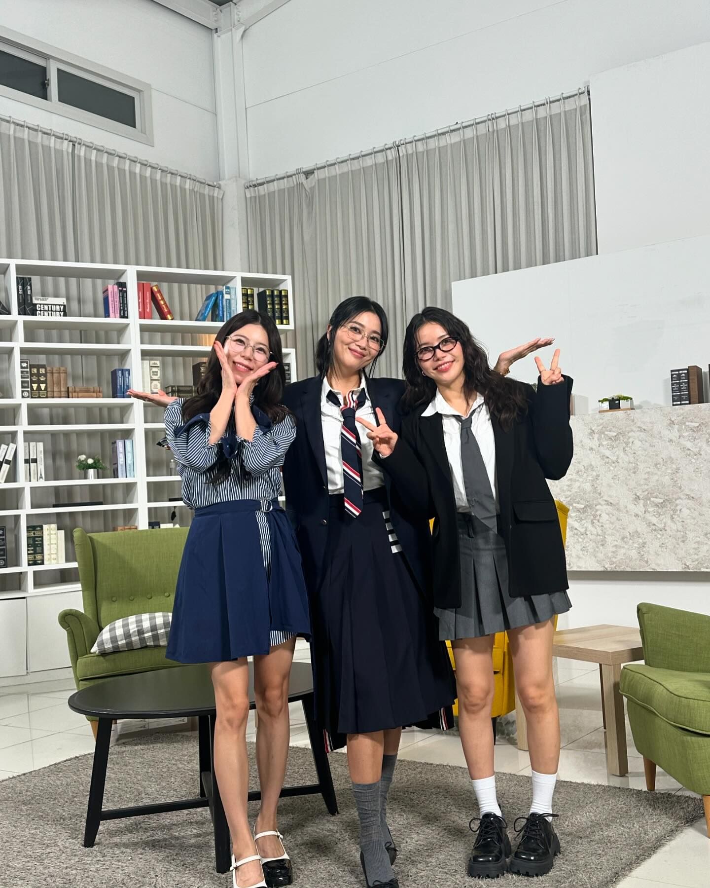 가을 꿀조합 코디🍯셔츠+스커트 이미지7