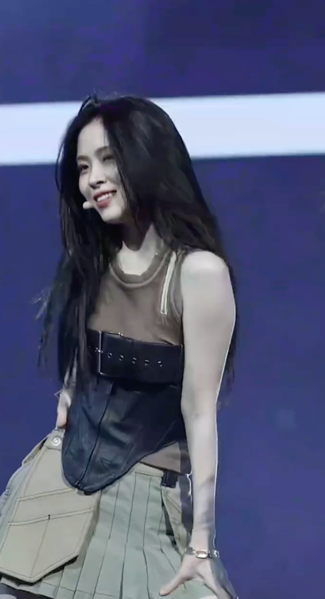 청순한 얼굴에 그렇지 못한 춤💃
어깨춤하면 류진이지🖤컴백 임박한 ITZY 벌써부터 기대돼🔥 이미지