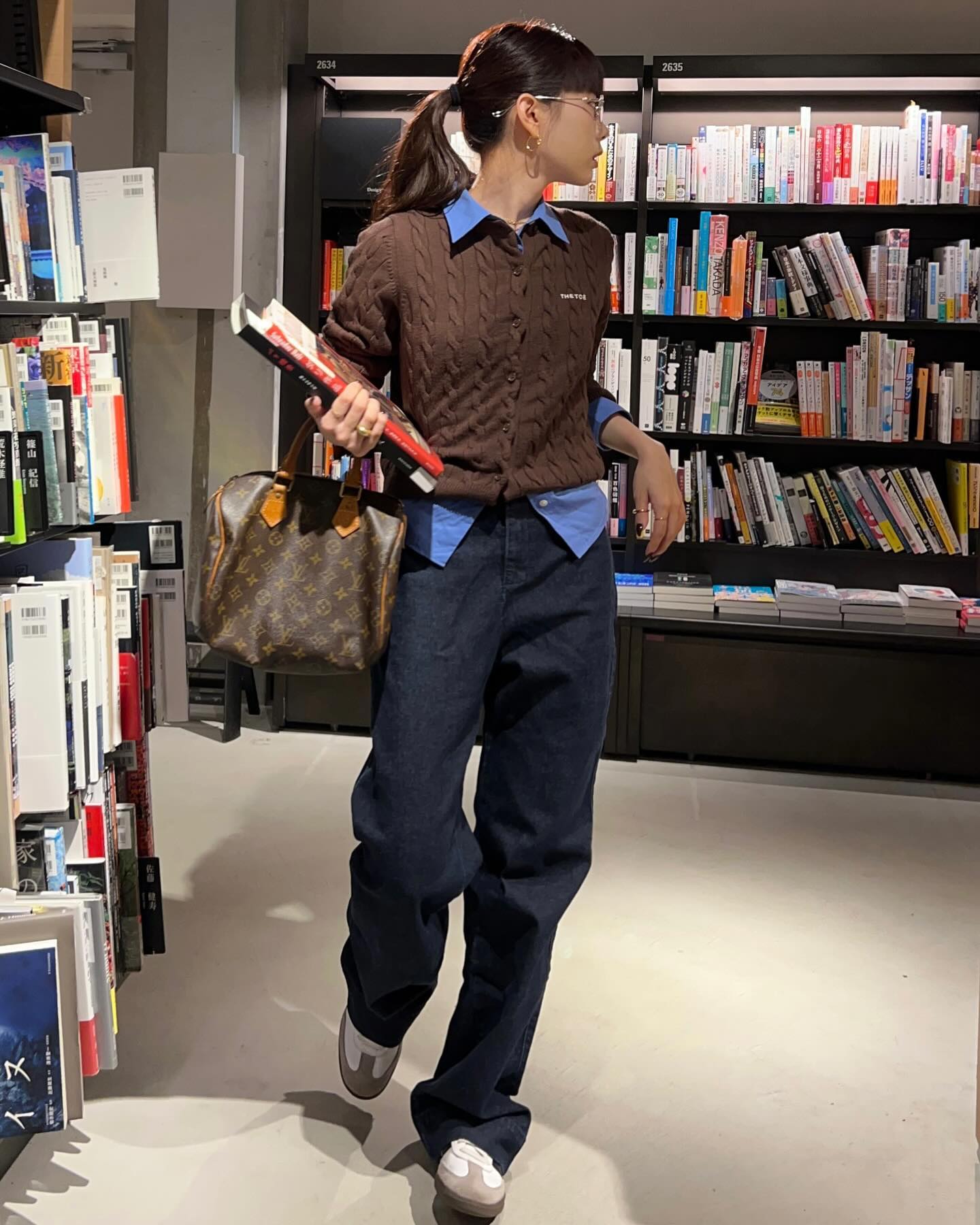 가디건은 데님과 입어주기🧶👖 이미지
