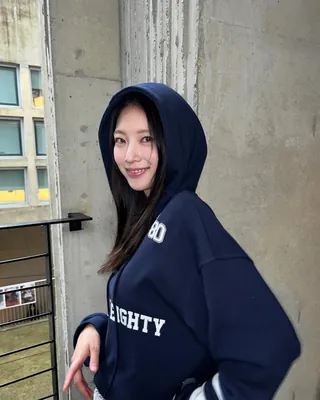 옷장에서 꺼내야 할 때🩶후드티
단독으로 입거나 자켓이랑 함께 매치해 봐😙👍 이미지
