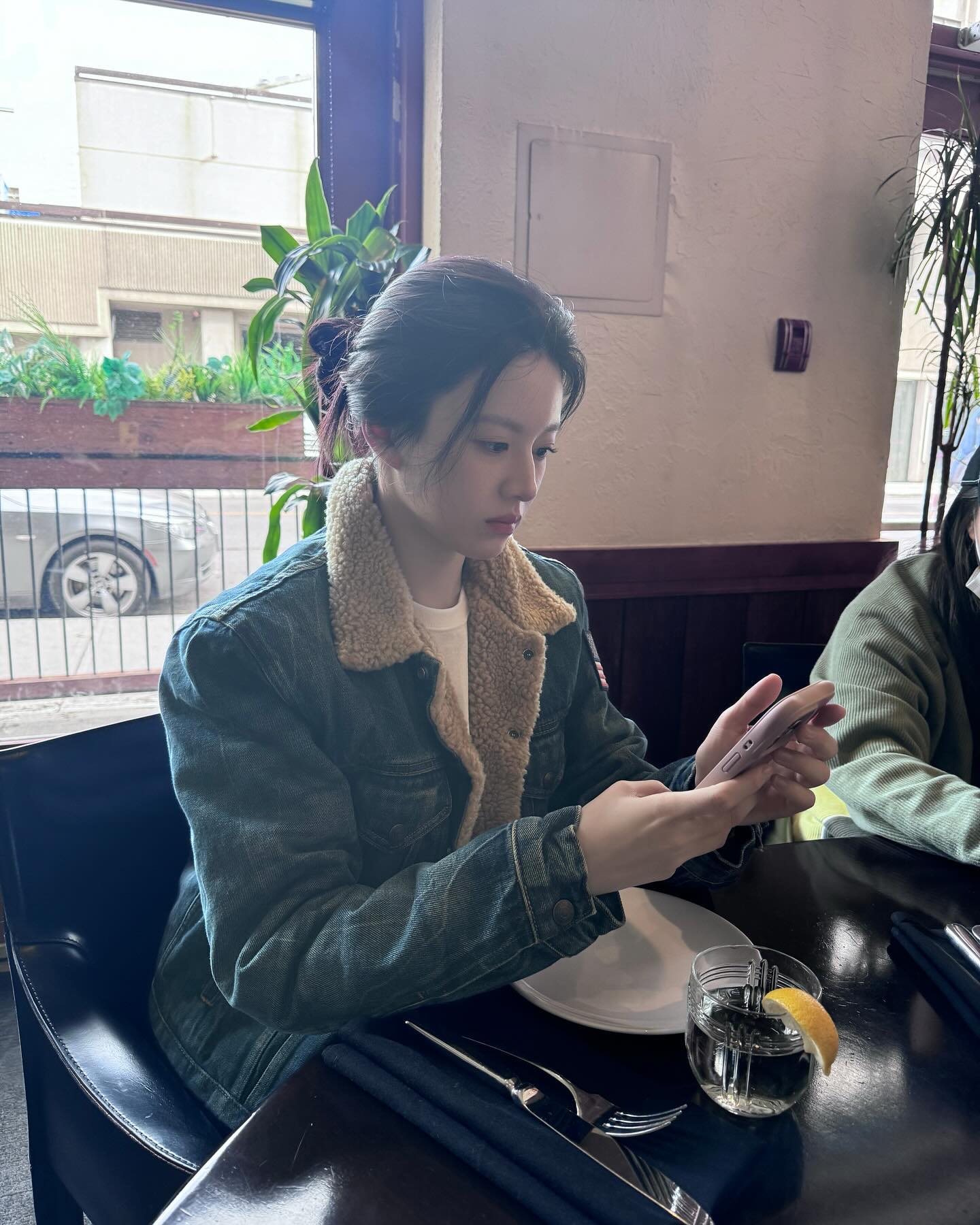 고윤정 청자켓 완전 느좋💙
폴로 랄프로렌 데님 자켓으로 꾸안꾸 무드✨ 이미지2