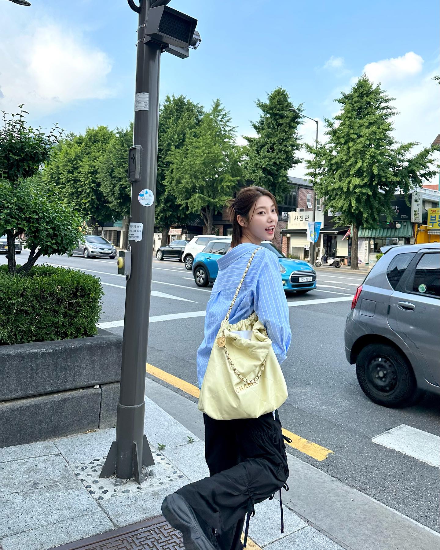 이번주 코디 추천템🤍👔셔츠
스트라이프 포인트로 더하는 꾸안꾸 가을 코디🍁 이미지4