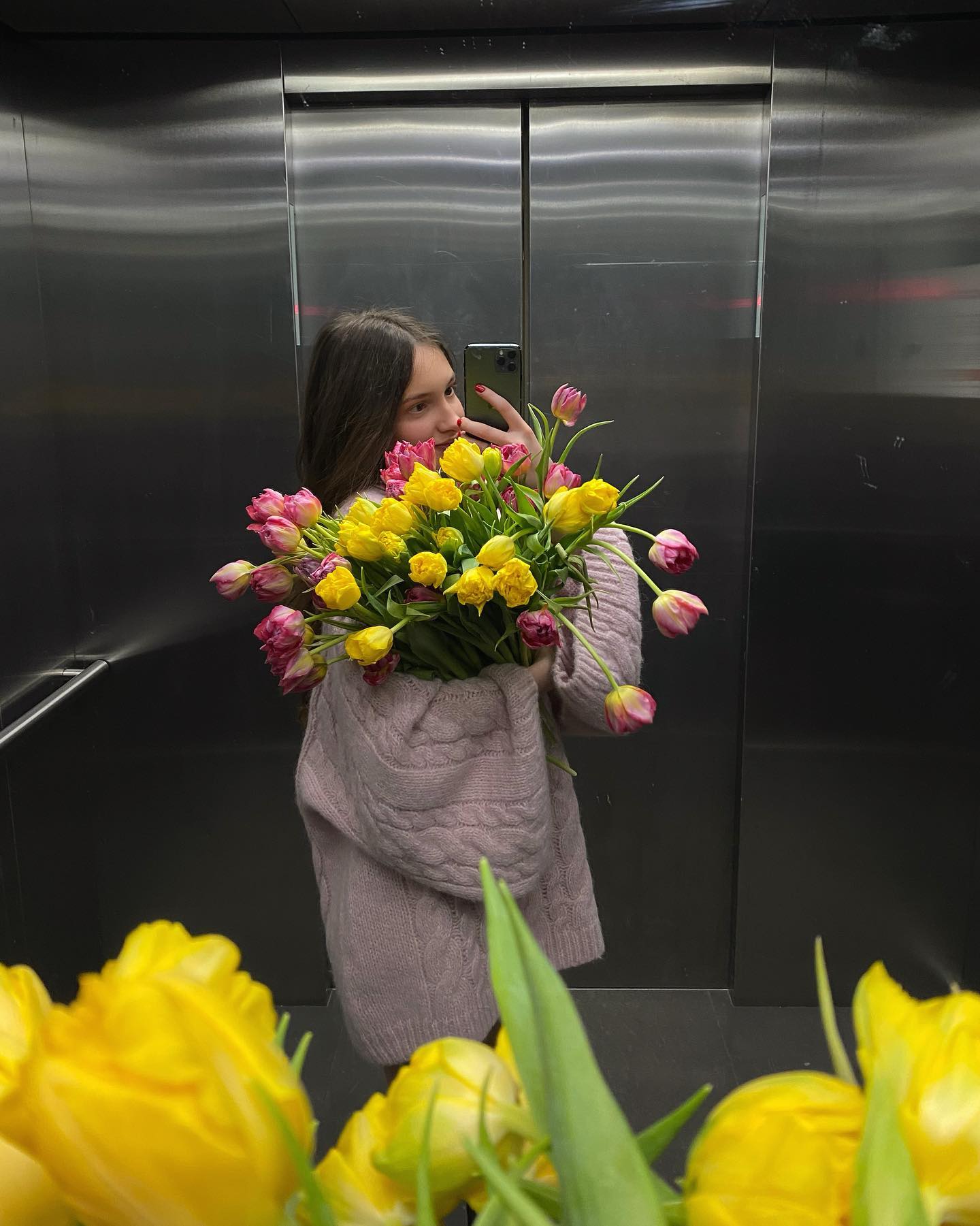 데이트 준비물로 @뭐 까먹은 거 없어?💐받으면 너무너무 행복할 것 같은데...🥹 이미지