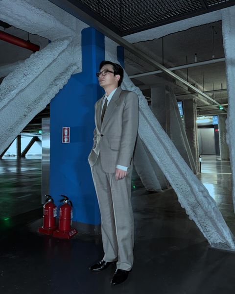 그레이 수트로 클래식하게🎻 이미지