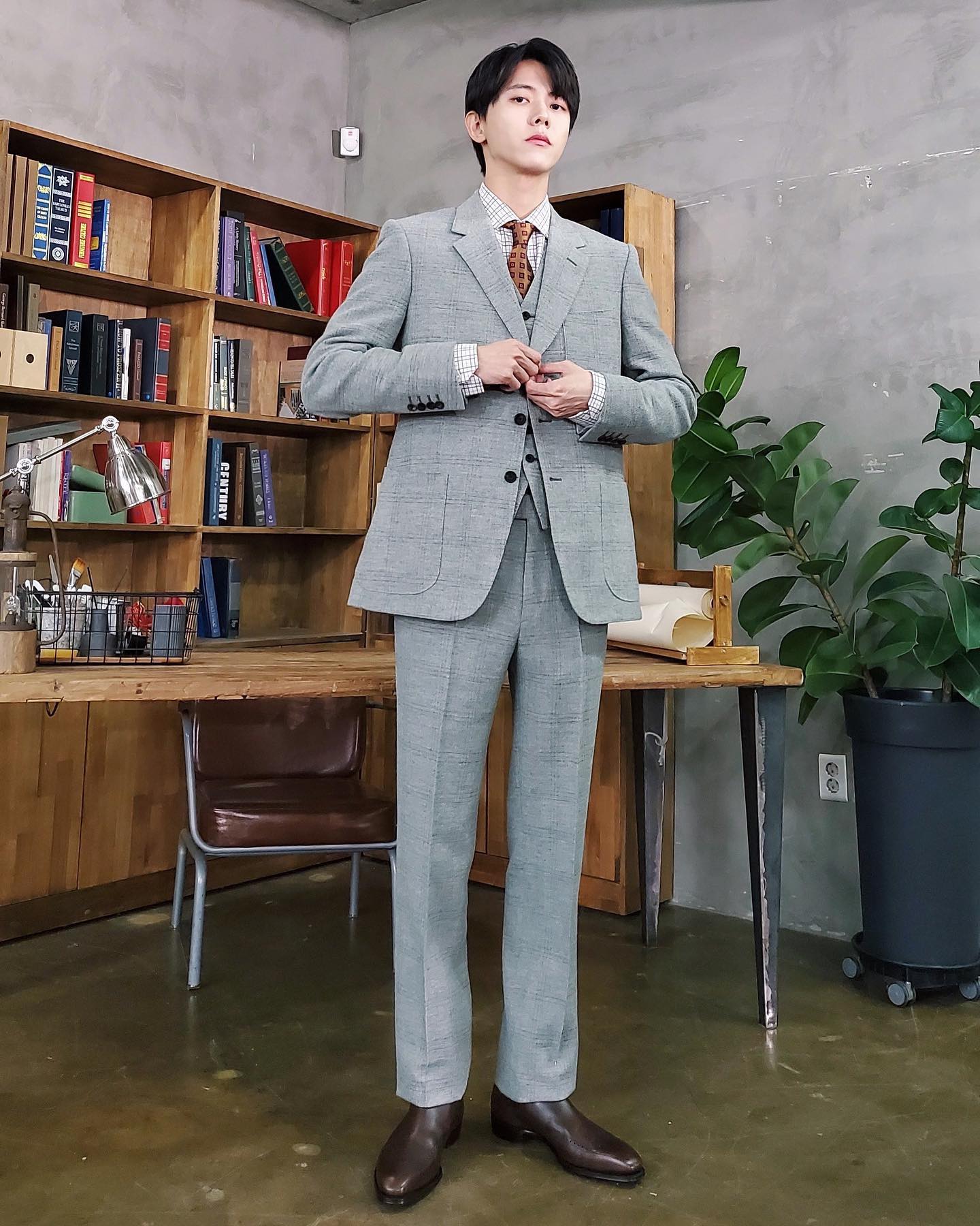 그레이 수트로 클래식하게🎻 이미지