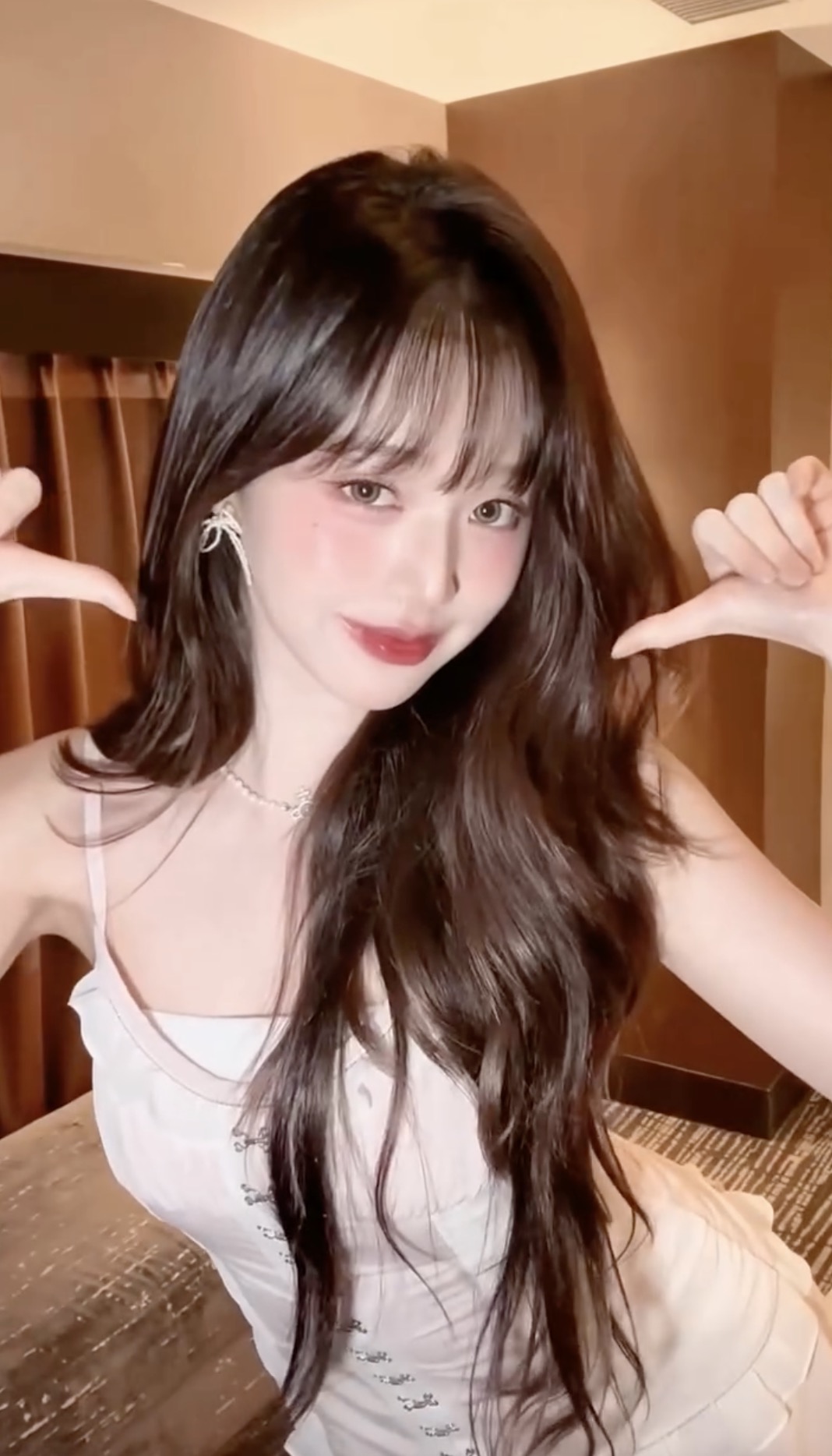 얼굴 공격 무슨일이야🩷
장원영 우치다 챌린지가 왔다🔥 이미지