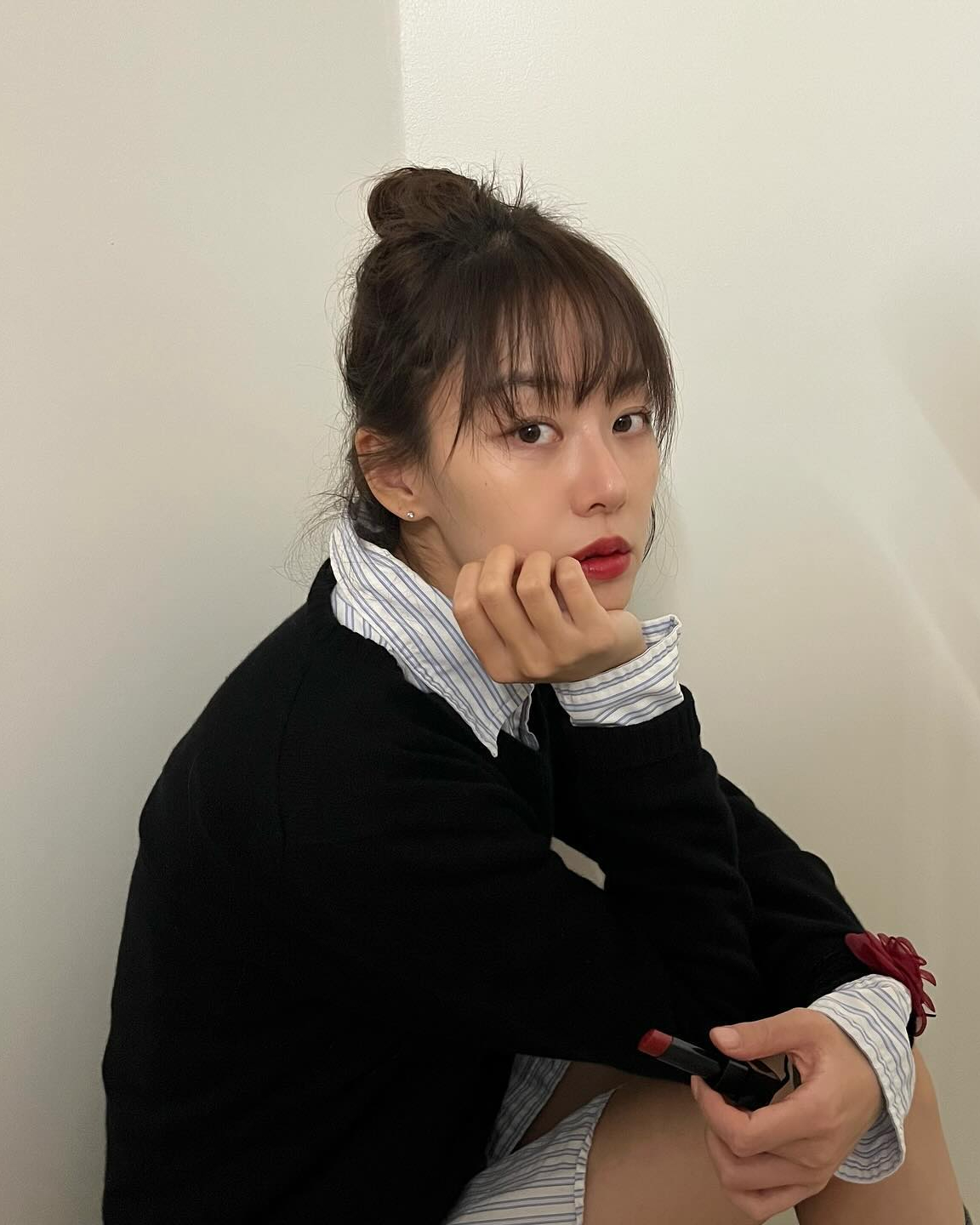 셔츠에 니트 가디건 걸쳐🧶 이미지1