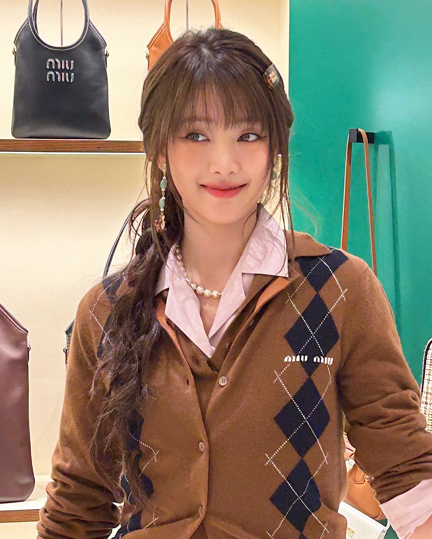 셔츠에 니트 가디건 걸쳐🧶 이미지5
