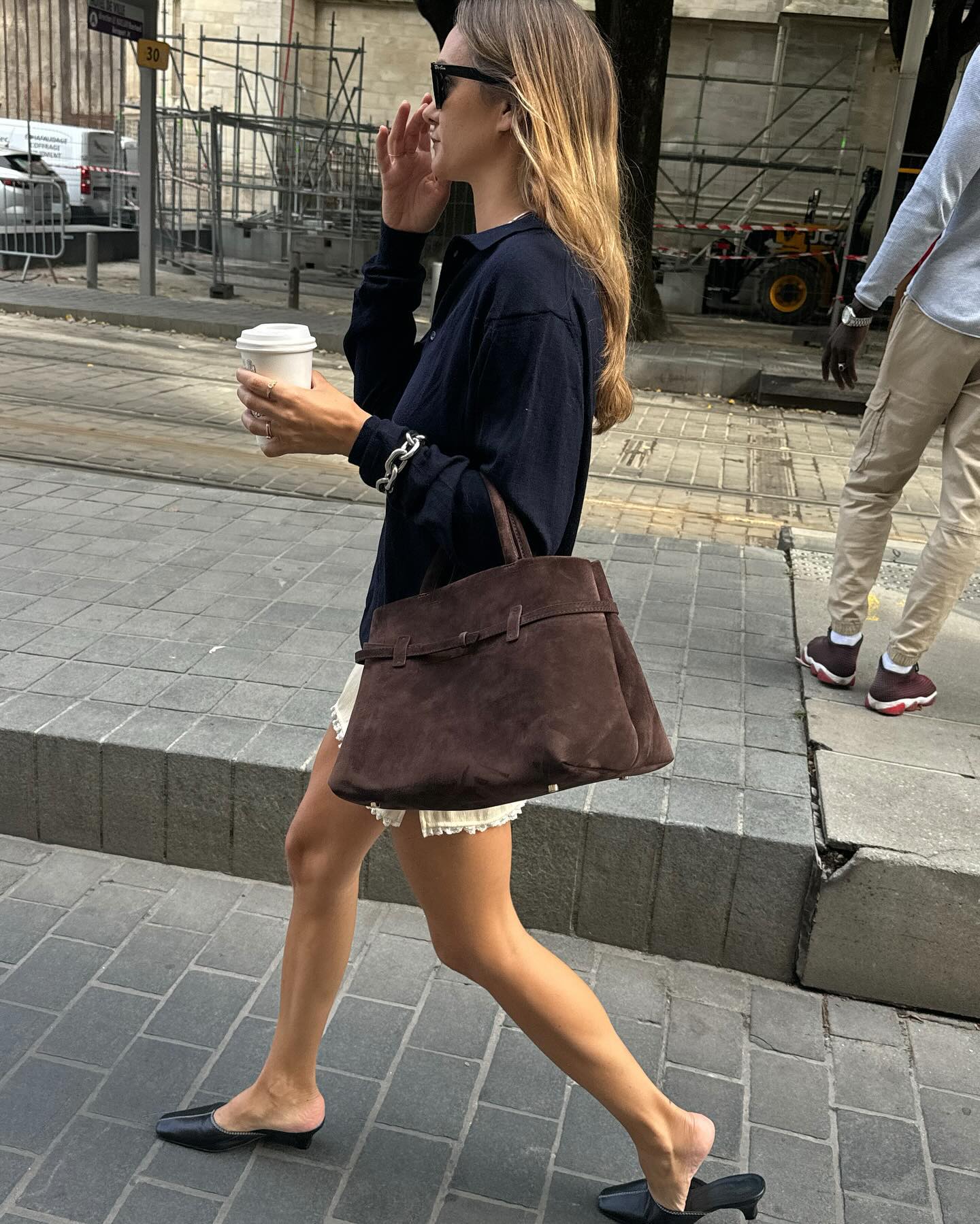 더로우 마고백의 라이벌🔥
미니멀 룩에 찰떡인 마누 아틀리에 르 캄봉35👜 이미지3