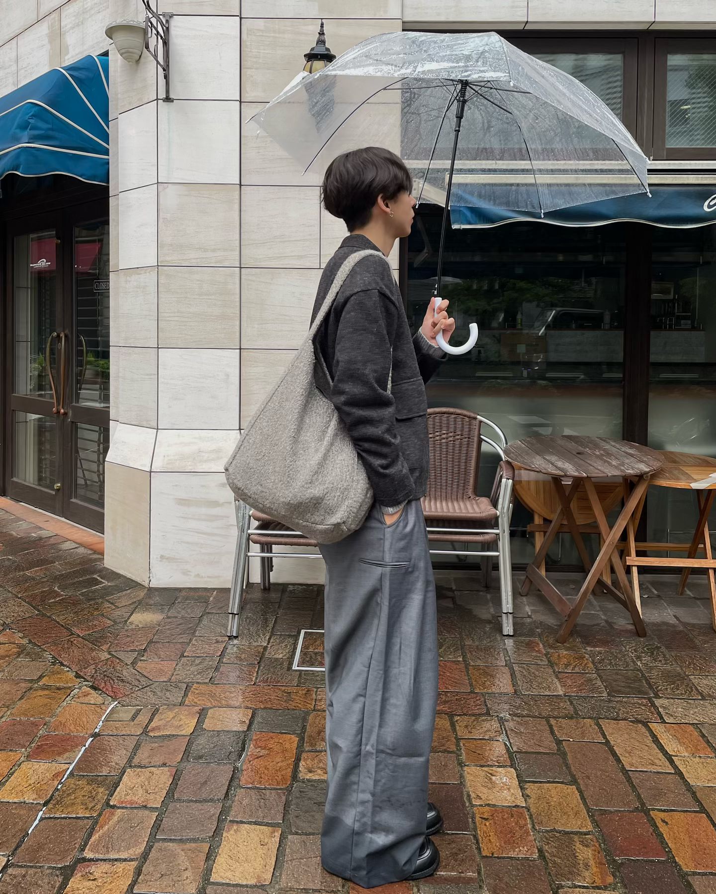 우산 들어도 델룩은 남겨야지☔️ 이미지6