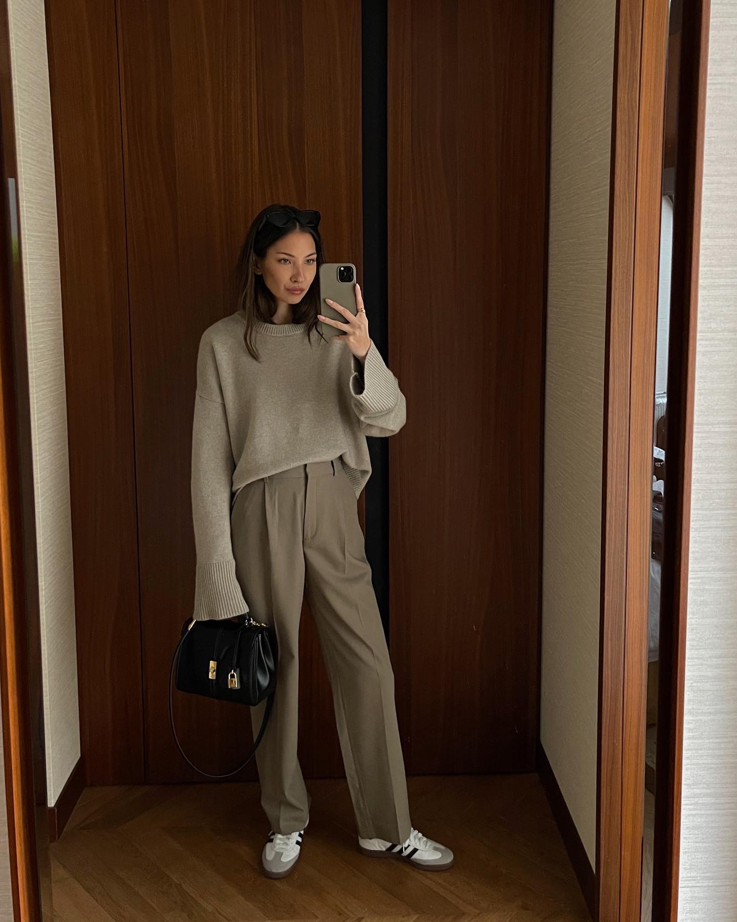 낼 출근룩은 슬랙스로 챙기자🤎 이미지