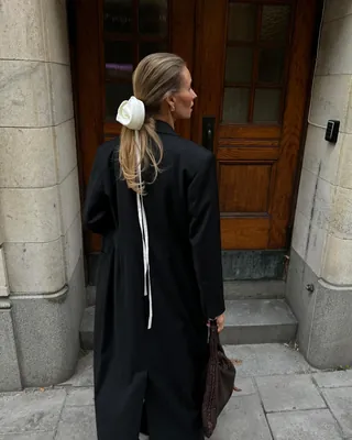 어두워진 날씨에 기분 전환이 필요하다면? 머리에 꽃을 올려봐🌹🌼 이미지