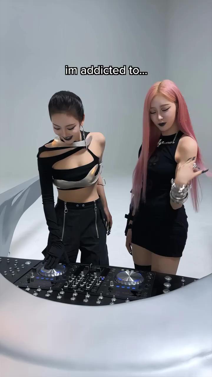 새로운 수능 금지곡 커밍쑨...🎧🚫 이미지