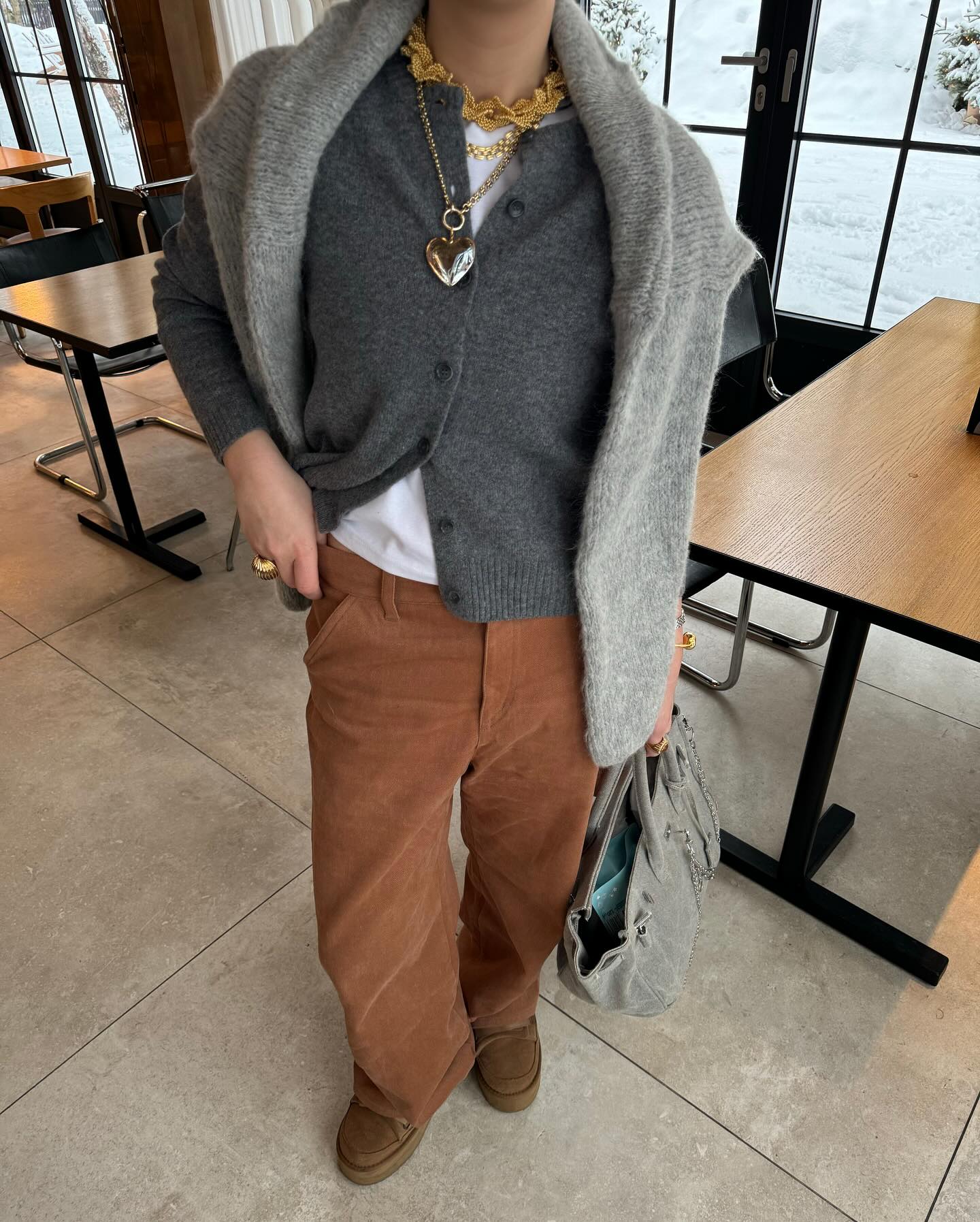 요즘 날씨에는 브라운팬츠🤎 이미지4
