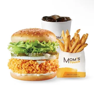 맘스터치도 결국 가격 인상🍔📈
24일부터 맘스터치의 버거, 치킨, 사이드 메뉴 등의 가격이 인상됩니다. 버거는 300원, 치킨은 500원, 사이드 메뉴는 100원 인상되는데요. 이에따라 대표 메뉴인 ‘싸이버거’는 단품 기준 4,600원에서 4,900원으로, ‘후라이드치킨’ 반 마리가 9,400원에서 9,900원으로 조정됩니다. 다만 ‘빅싸이순살’ 등 싸이순살치킨 메뉴와 탄산음료를 비롯한 전체 음료는 가격 인상 없이 기존 판매가를 유지된다고 합니다. 이미지