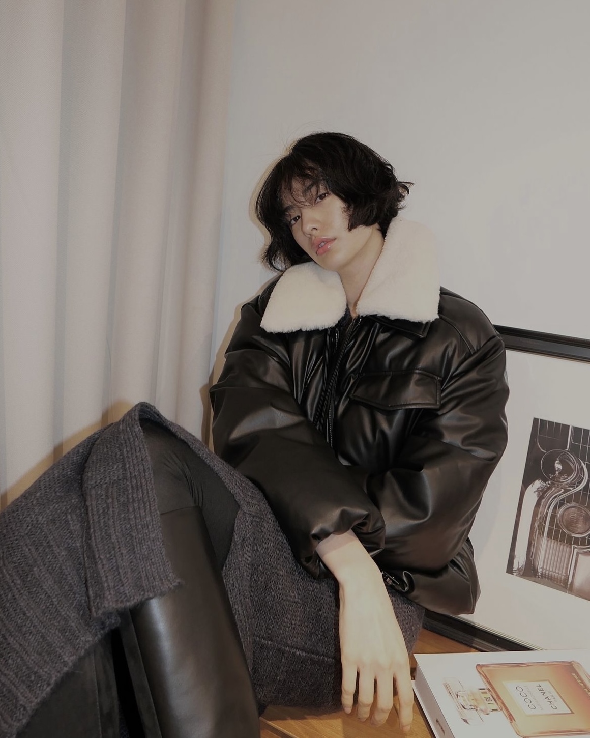 올겨울 유행🖤🤎똑단발 + 아우터
24년 겨울 대세룩💇🏻‍♀️🔥나나언니 단발에 포근 겨울코디 이미지