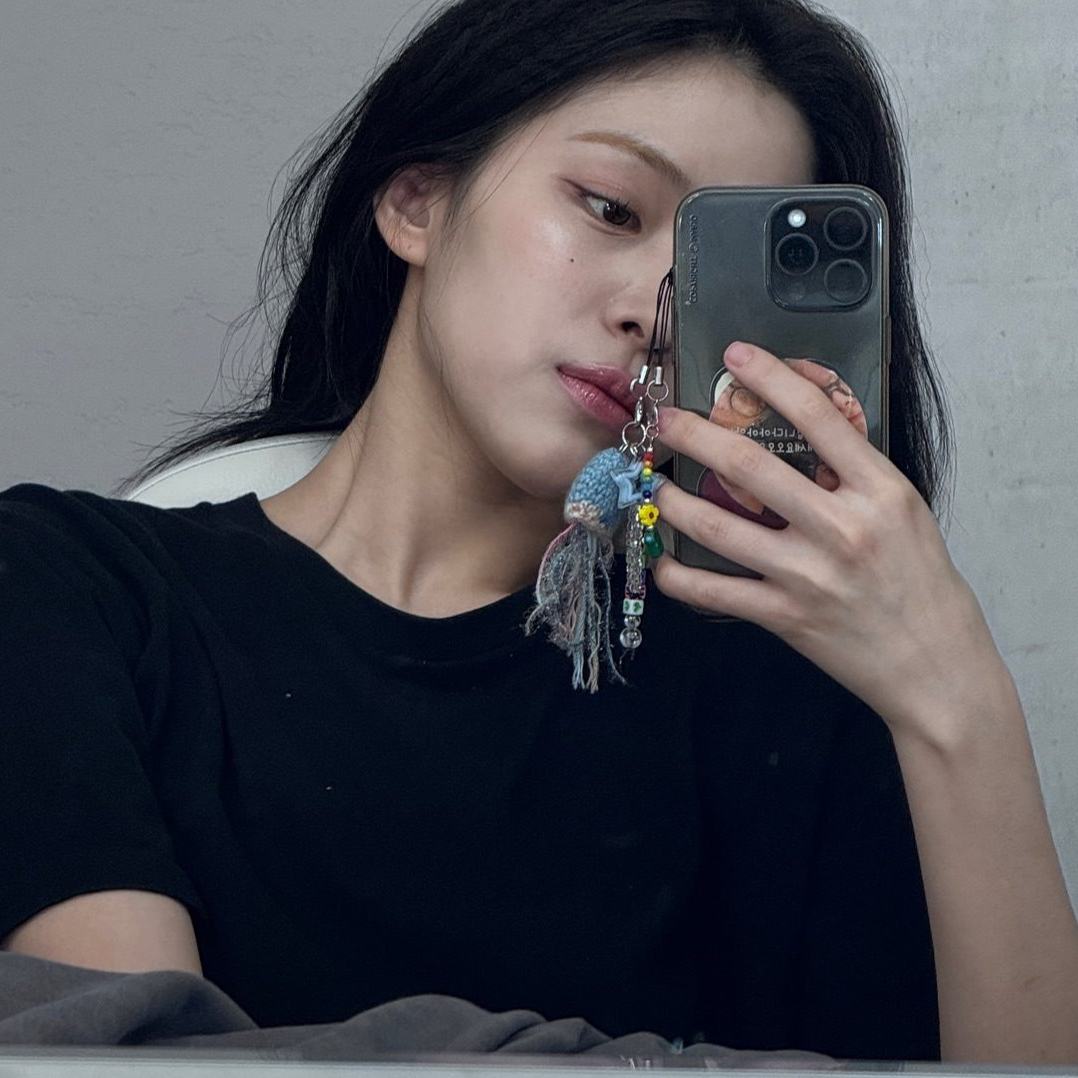자자 다들 눈썹에 힘 푸세요🤨
옅은 '눈섭' 트렌드가 찾아왔다🙍🏻‍♀️평소보다 부드러운 인상을 주고 싶다면 @도전해 봐 이미지